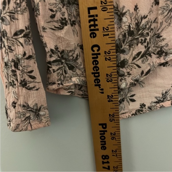 New Women's Grayson Threads Pink Gray Floral Design Crinkled Rayon Blouse Med - Picture 7 of 7